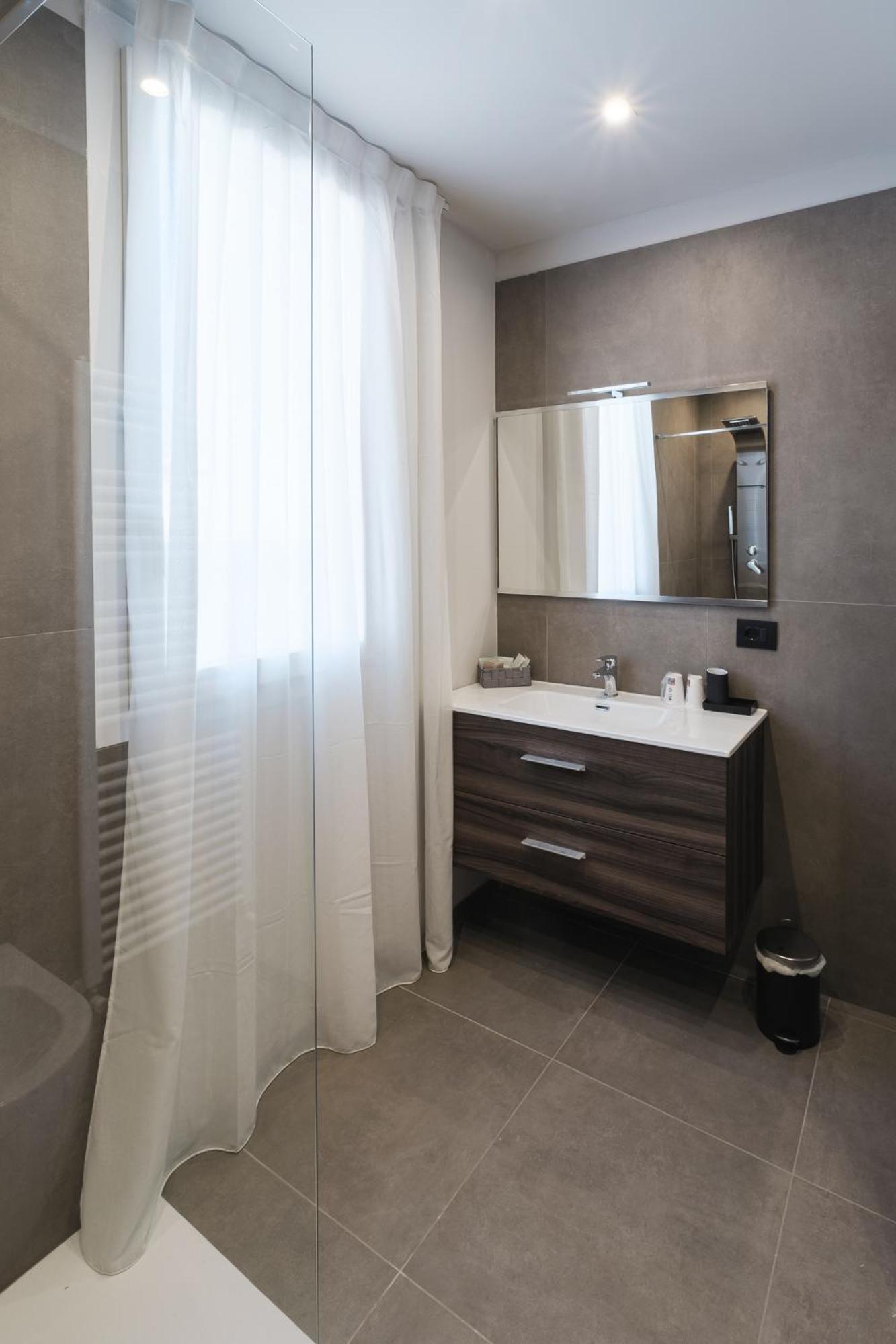 Residence Goldoni6 Suite Apartment Римини Экстерьер фото