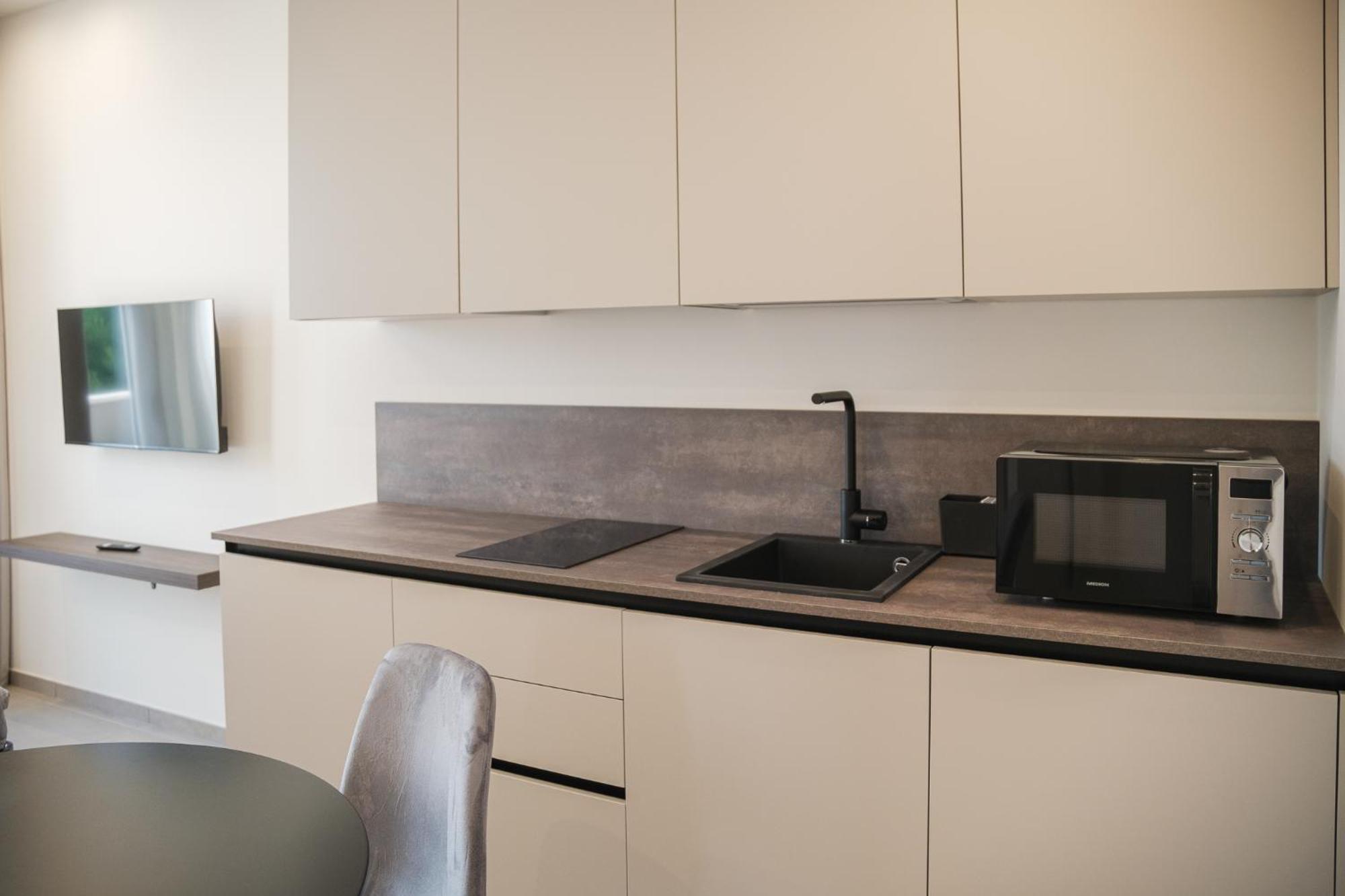 Residence Goldoni6 Suite Apartment Римини Экстерьер фото