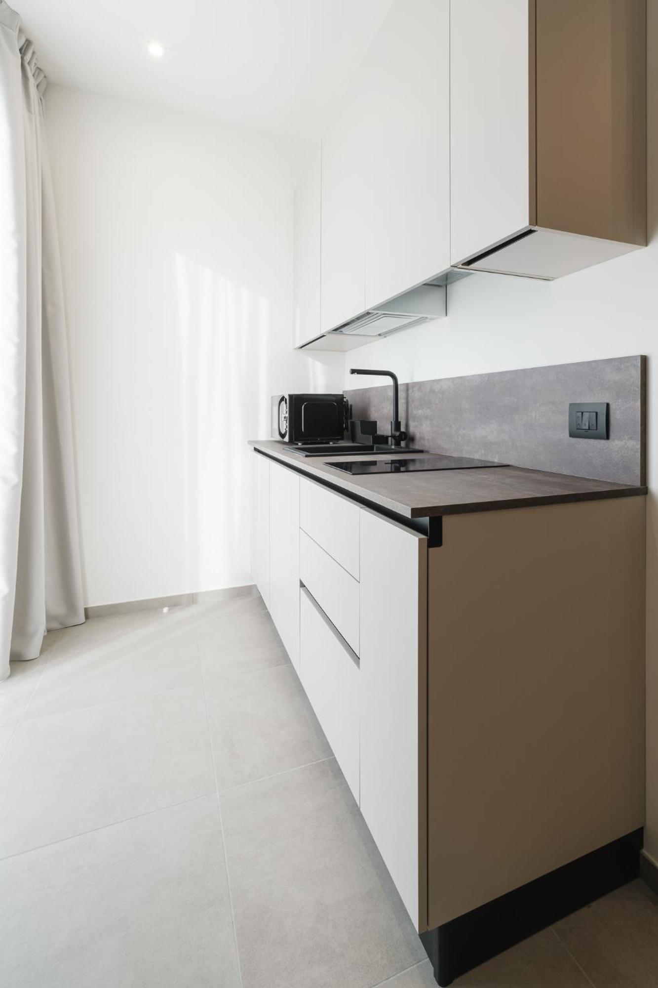 Residence Goldoni6 Suite Apartment Римини Экстерьер фото