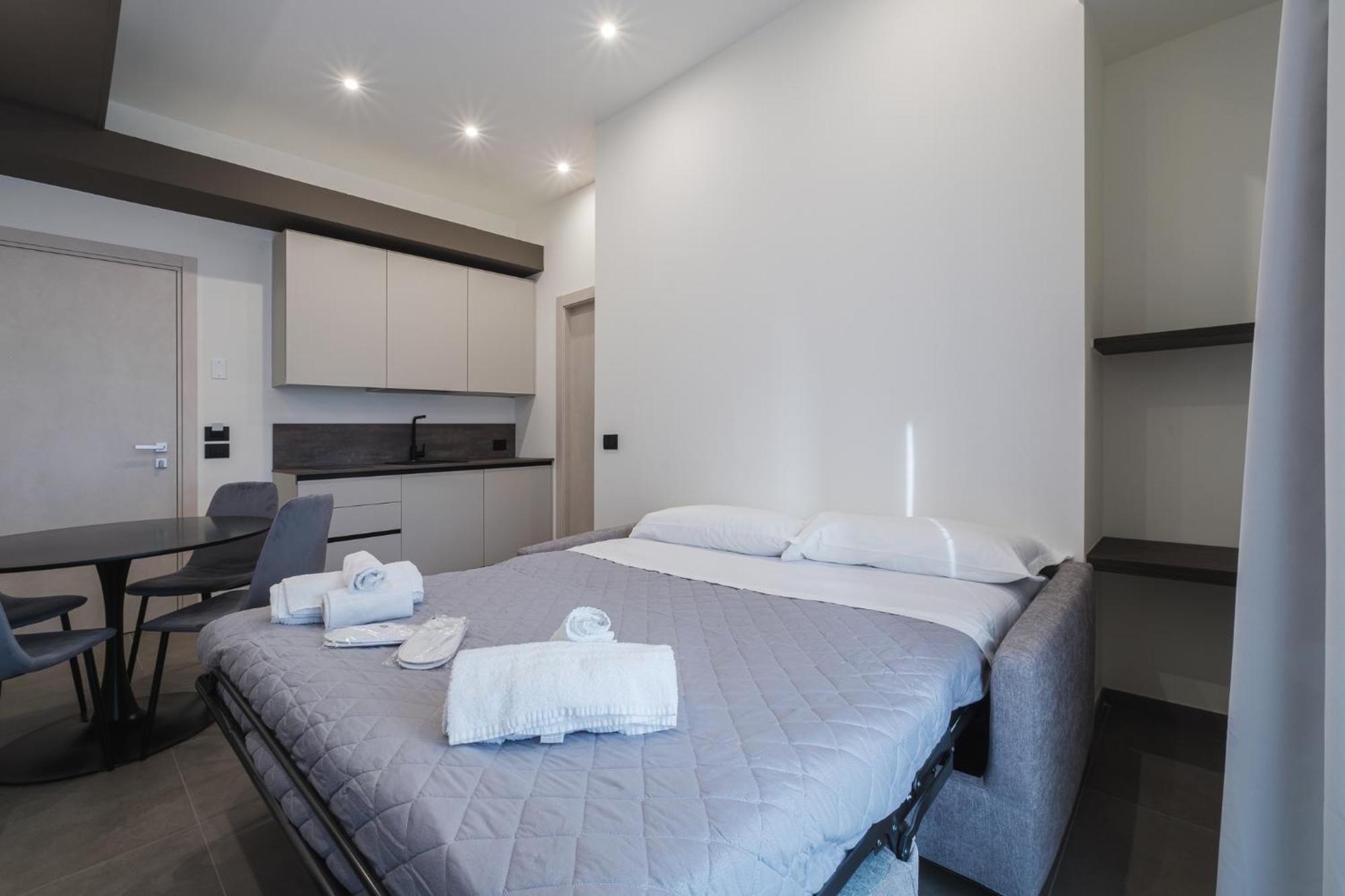Residence Goldoni6 Suite Apartment Римини Экстерьер фото