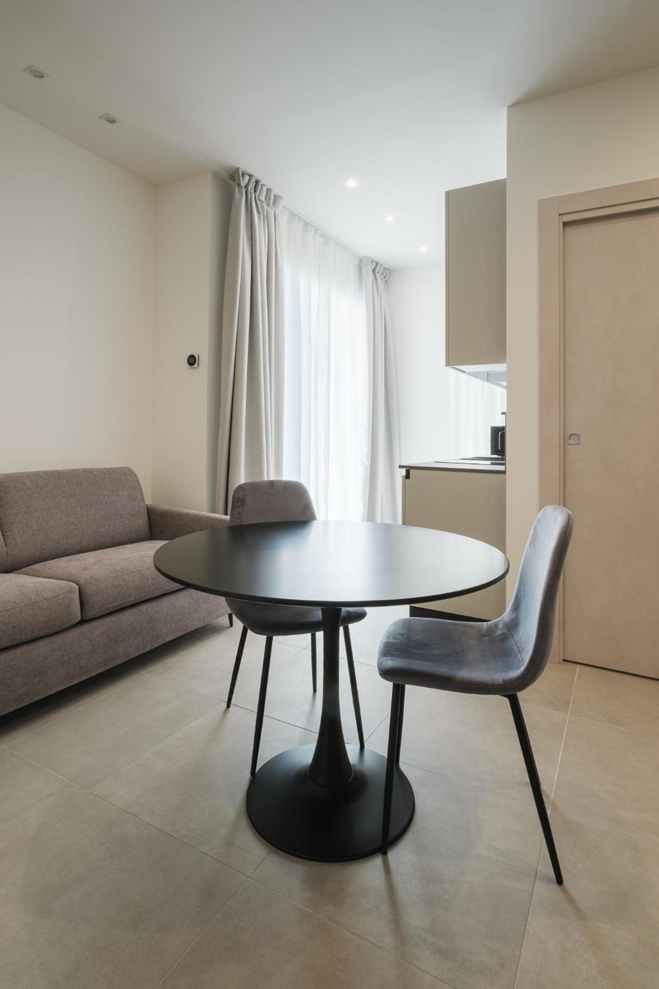 Residence Goldoni6 Suite Apartment Римини Экстерьер фото