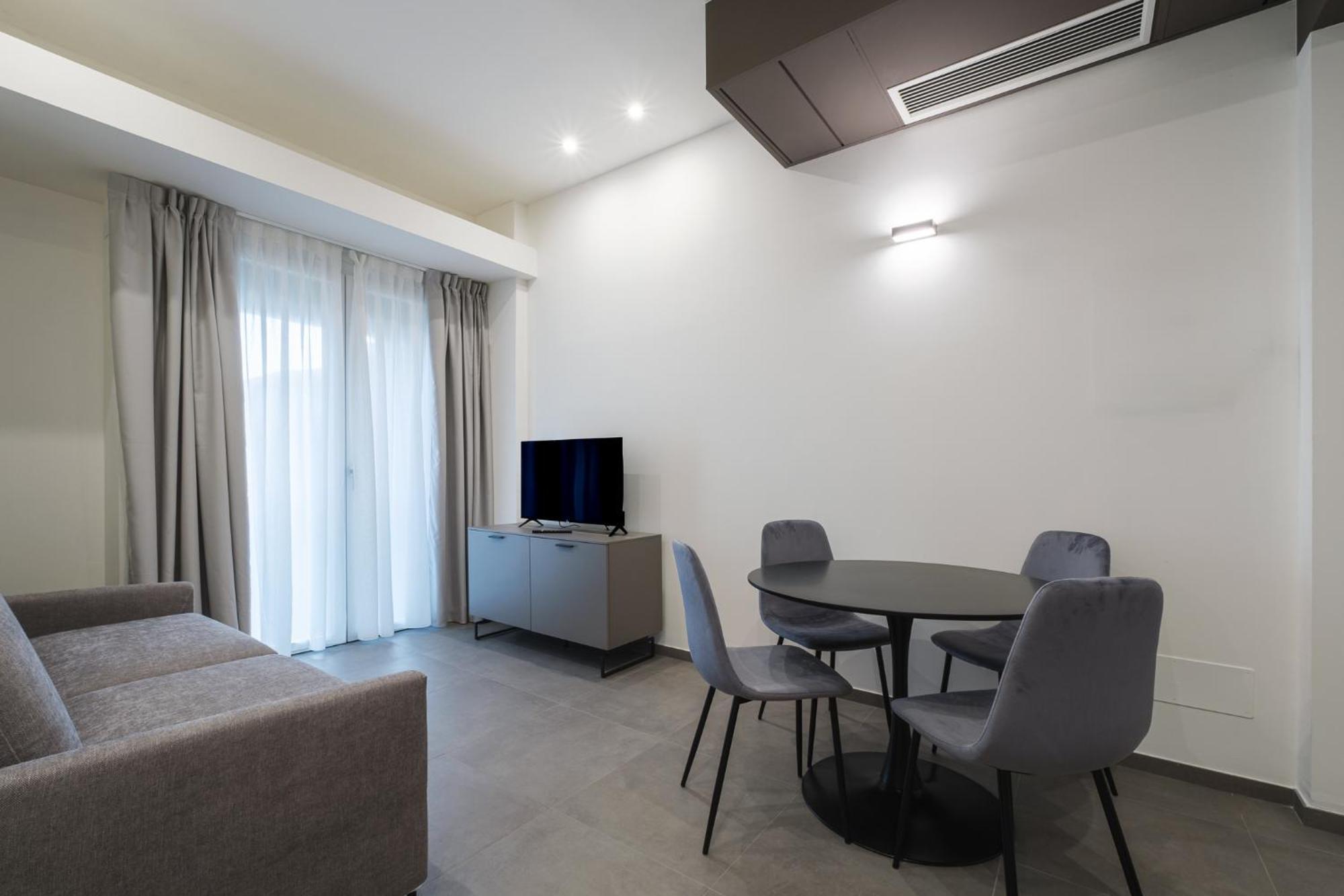 Residence Goldoni6 Suite Apartment Римини Экстерьер фото
